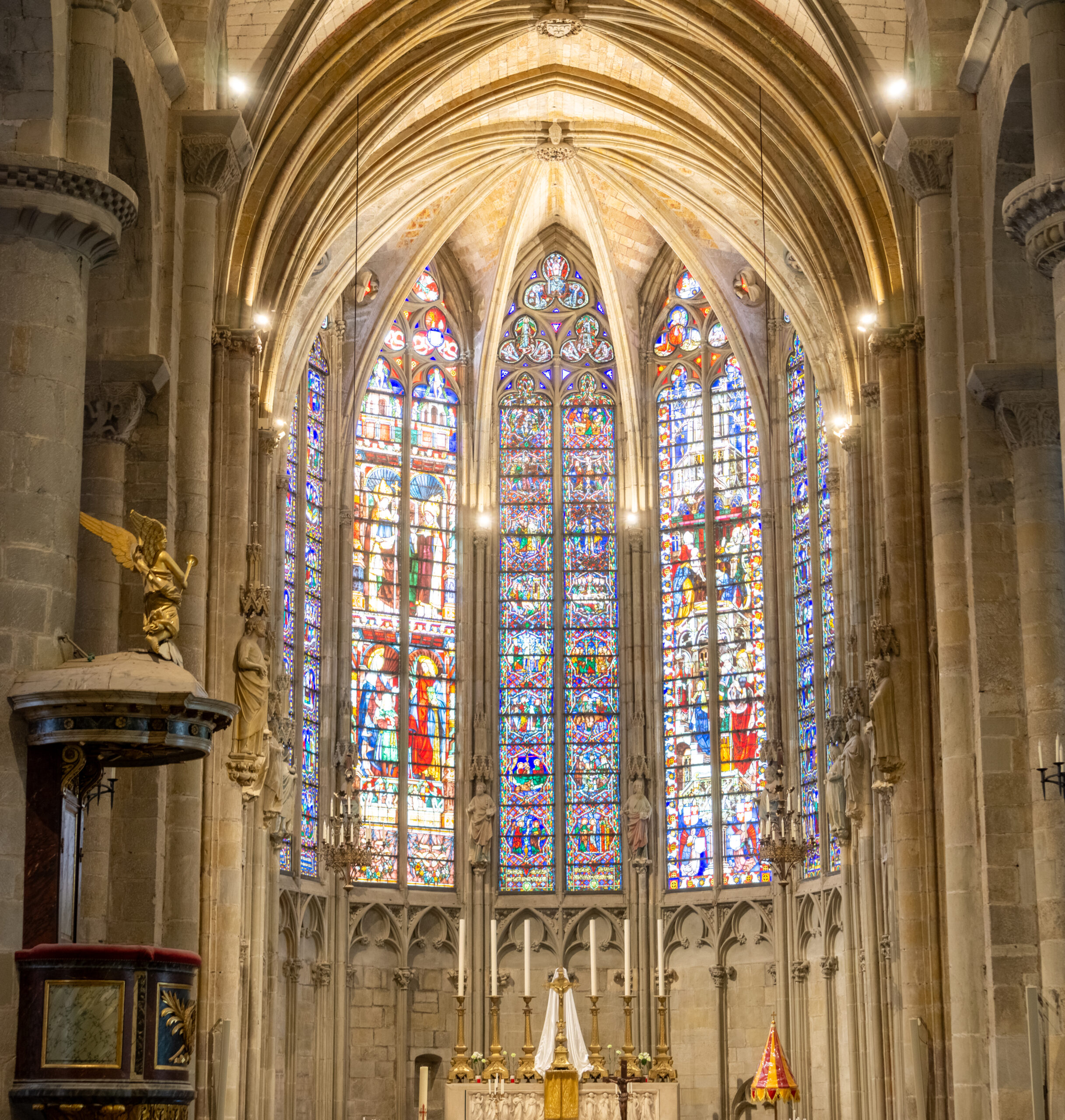 Chœur de la basilique Saint-Nazaire-et-Celse